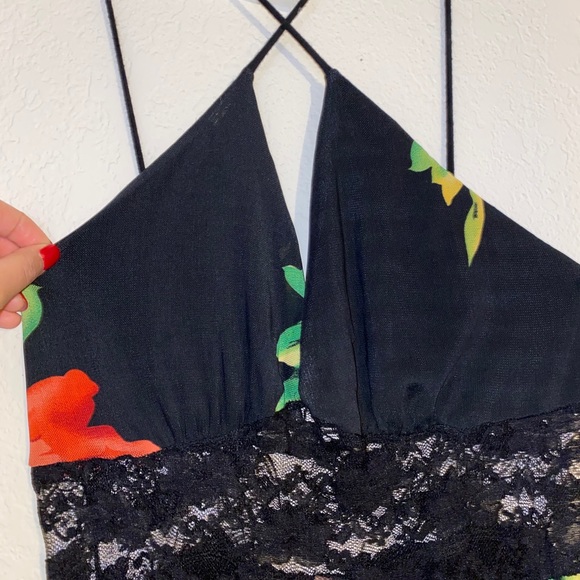 Clothes - Picture 3 of 4